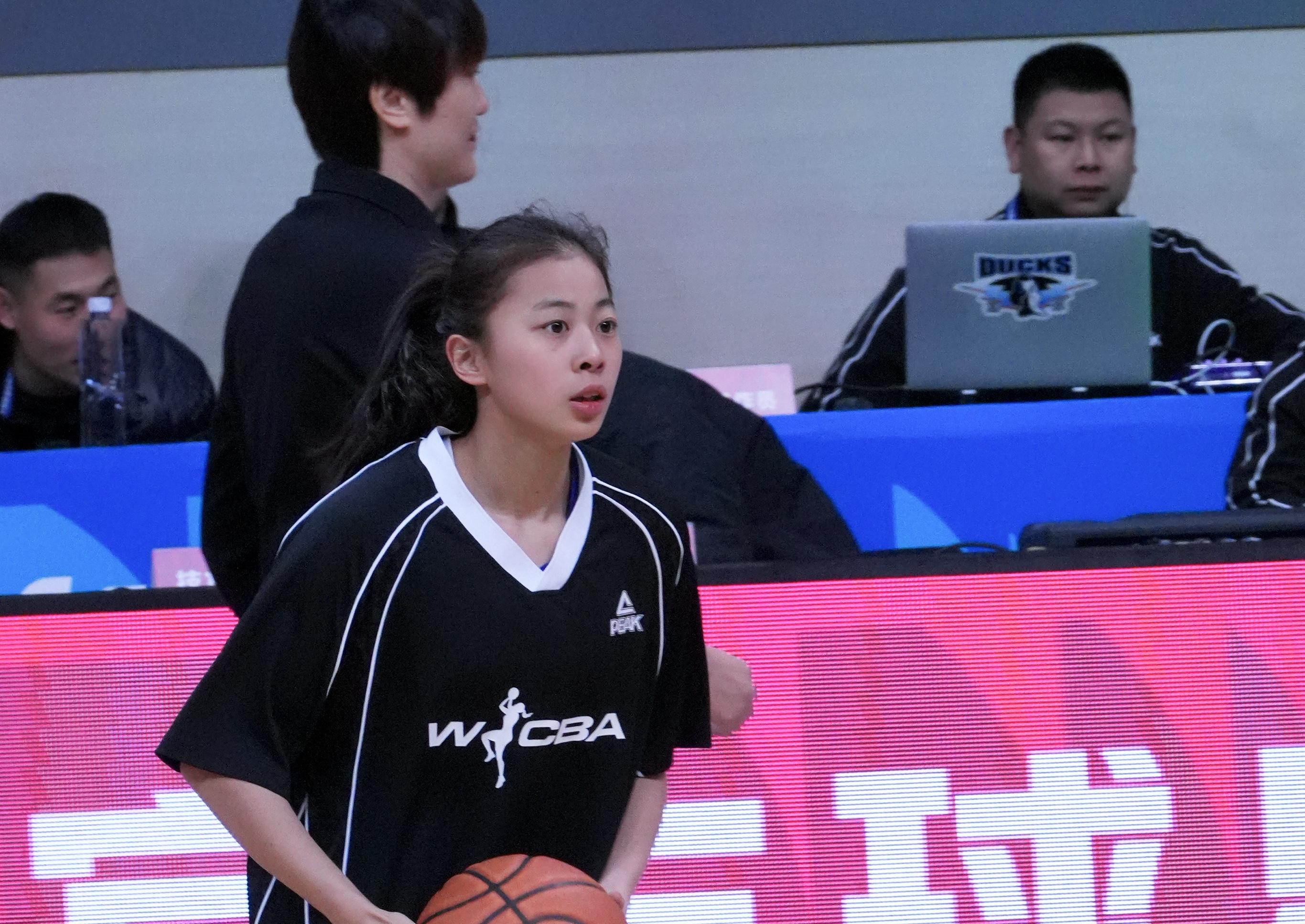 乐鱼体育-轰29+5+9！中国女篮20岁后卫新星崛起：宫鲁鸣再栽培她？